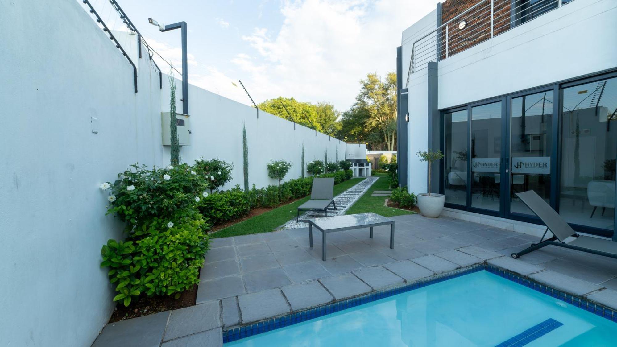 Chic Modern Escape *